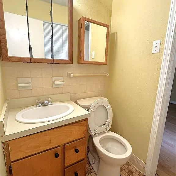 654 Ynestra Dr — Photo 16