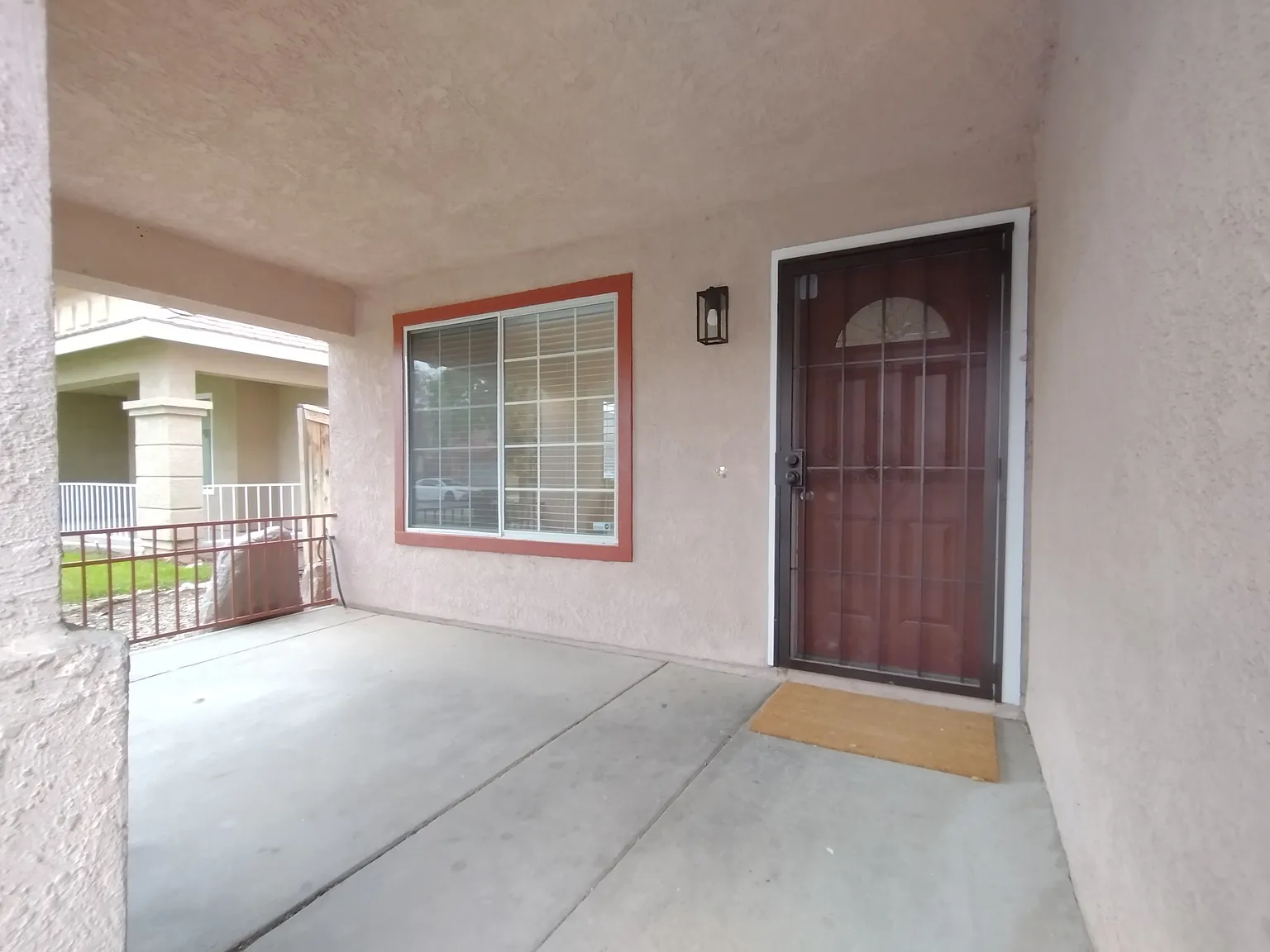5 bed, 1942 sqft, $3,445 — Photo 2