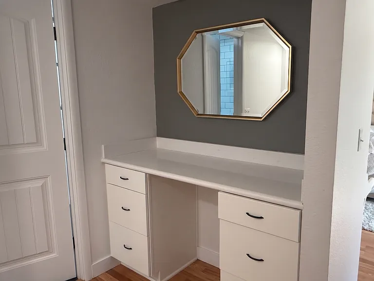 Master Vanity