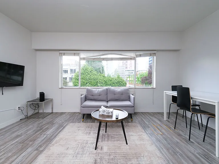 1540 Haro St — Photo 14