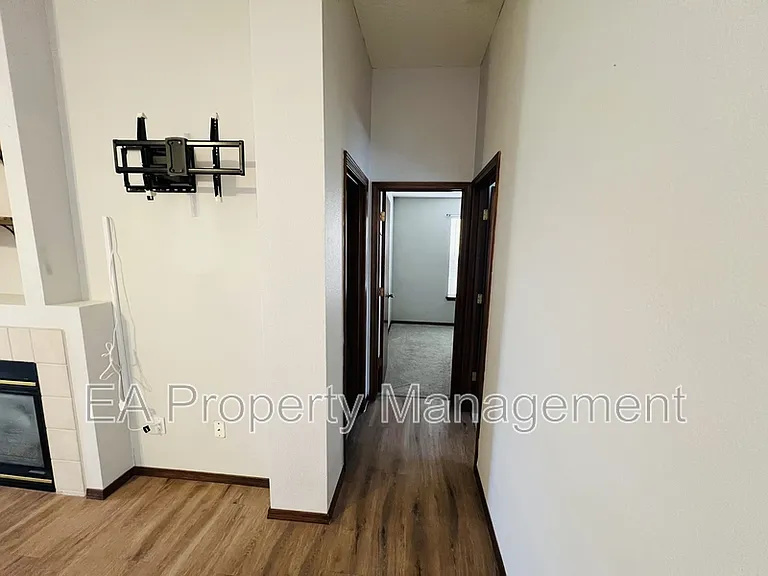 8016 Lynnhaven Pl NW — Photo 14