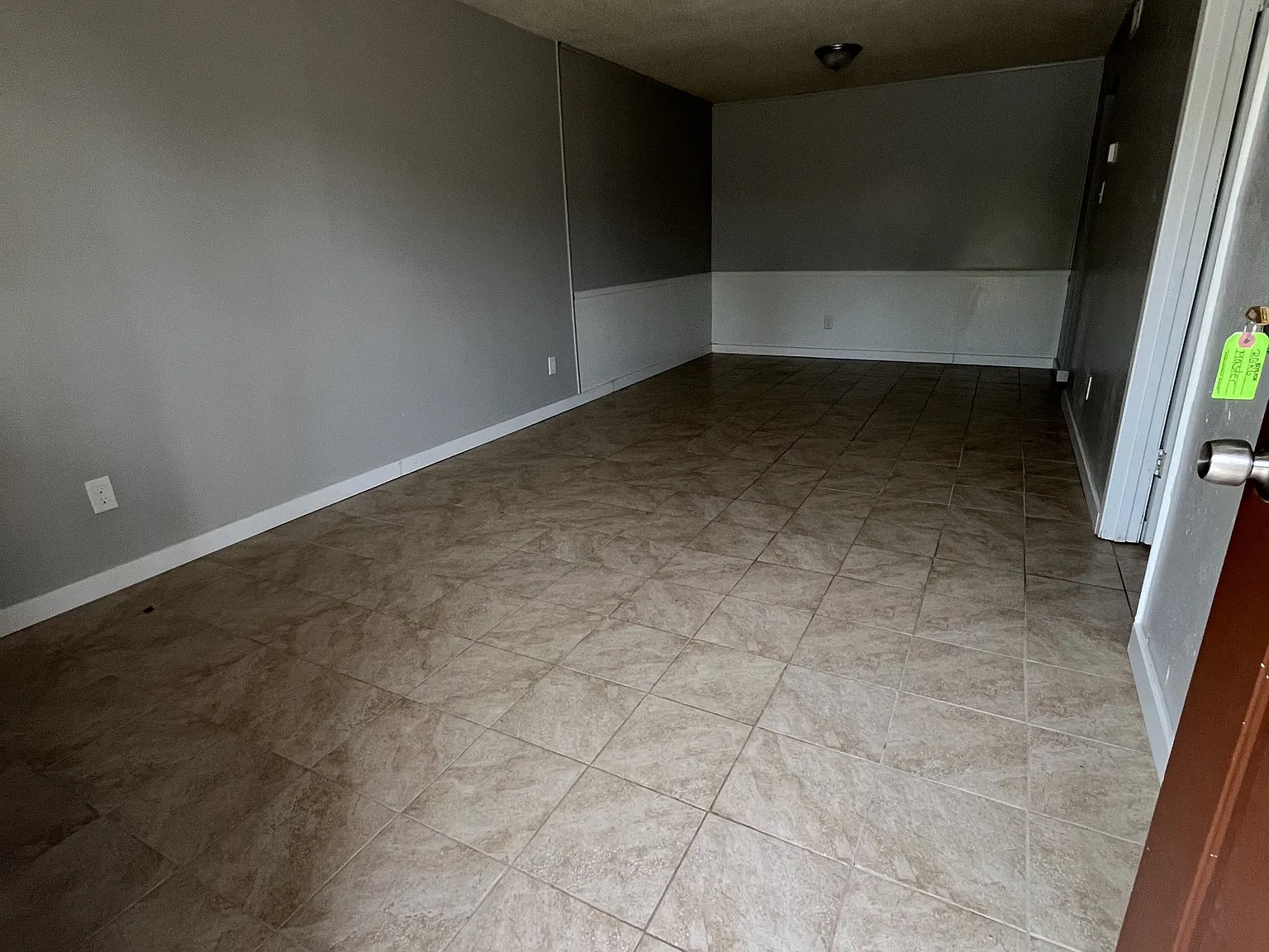 1015 Wells Circle - 34 — Photo 3
