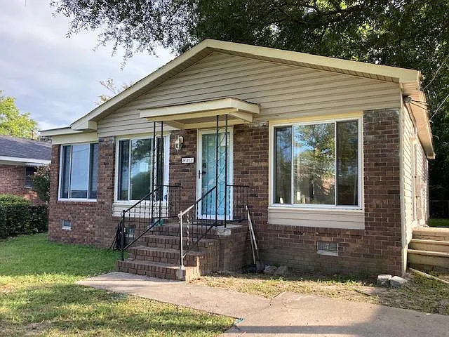 3 bed, 1270 sqft, $2,600 — Photo 2
