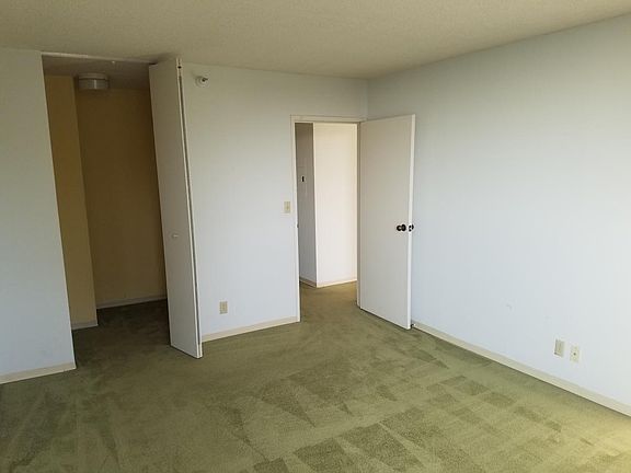 4th image of 1660 N Prospect Ave Unit 401