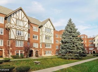 2482 W Estes Ave APT 3, Chicago, IL 60645