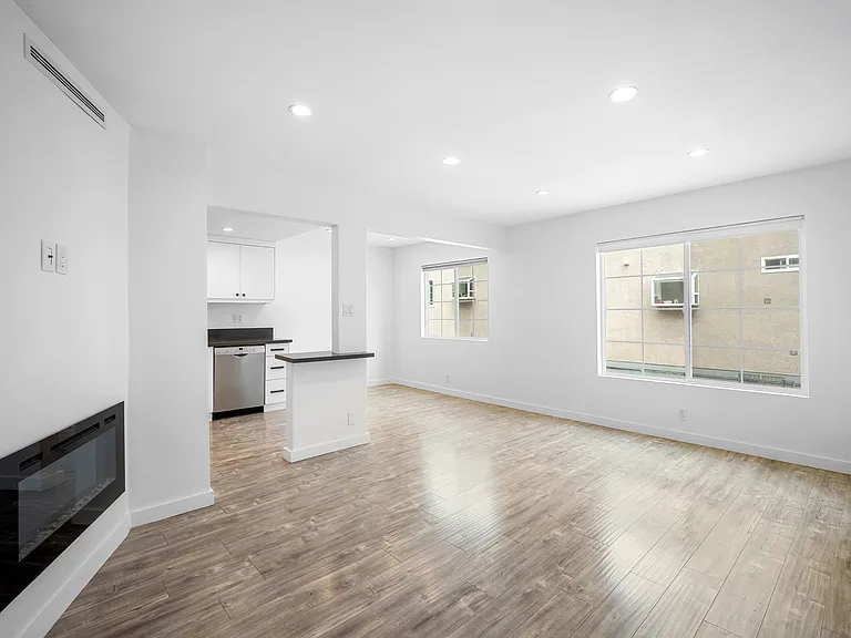 2359 Mira Vista Ave #F — Photo 22
