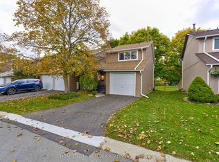 2185 Fairchild Blvd #18, Burlington, ON L7P 3P6