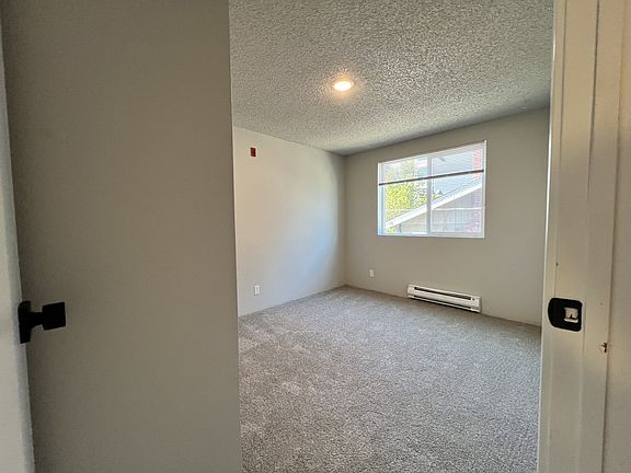 5th image of 4244 8th Ave NE APT 9