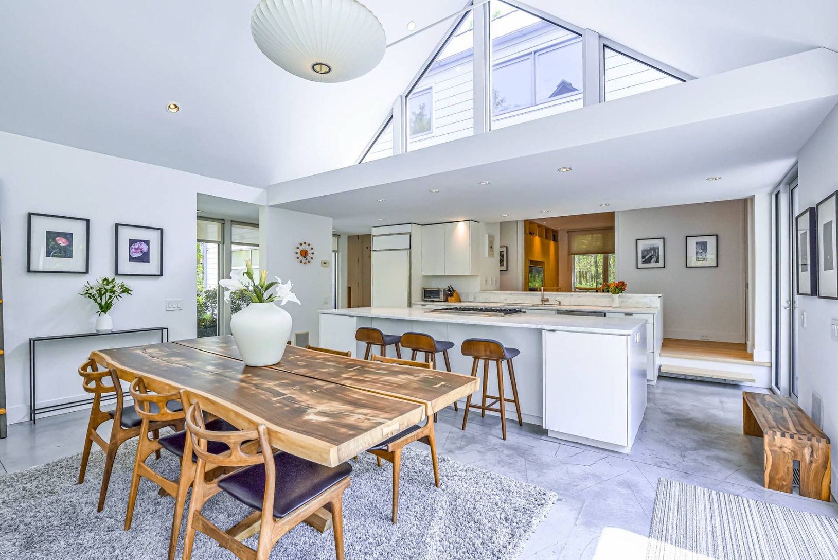Dining Area & Open Kitchen