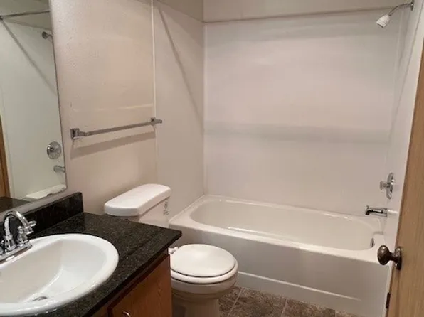 Washington Court, 503 13th Ave E APT 205, Seattle, WA 98102