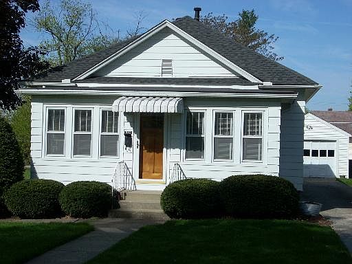 1st image of 916 Painter St