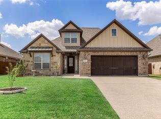 4061 Crestmont Dr, College Station, TX 77845
