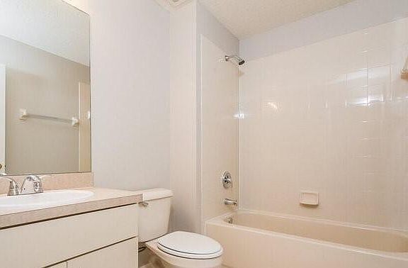 3rd image of 11110 Newbridge Dr