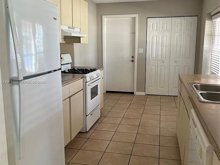 13311 SW 46th St — Photo 1