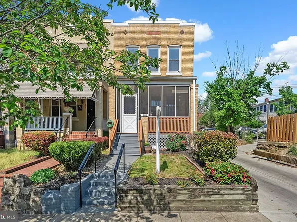 560 25th Pl NE #2, Washington, DC 20002