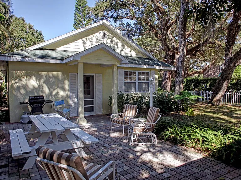 798 Bougainvillea Ln — Photo 25