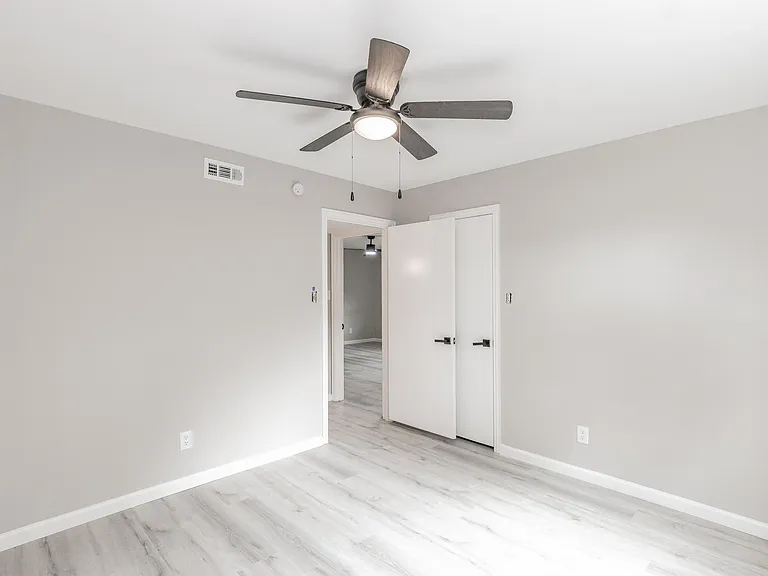 4015 Crown Shore Dr — Photo 34