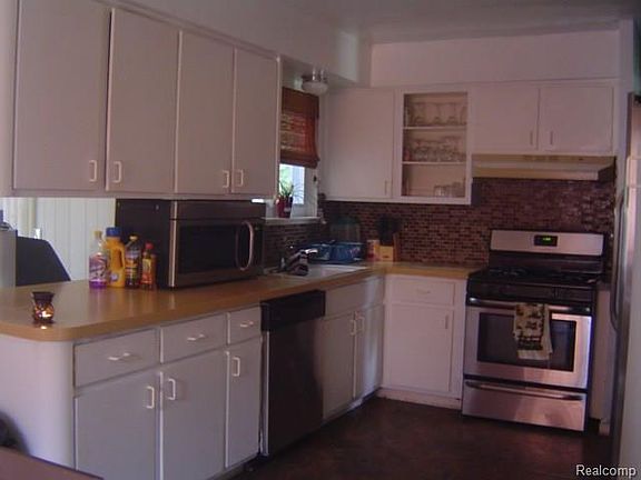 3rd image of 20281 Alhambra St