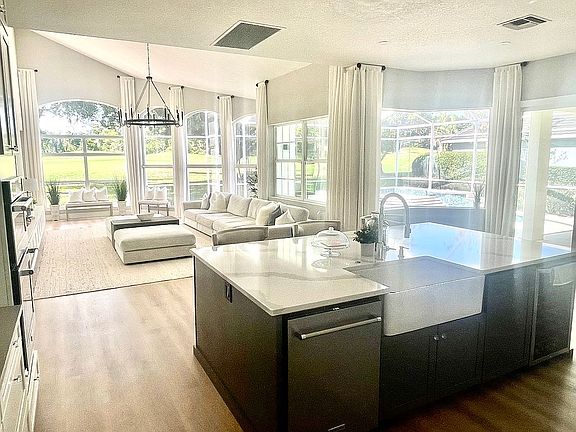 4th image of 30247 Fairway Dr