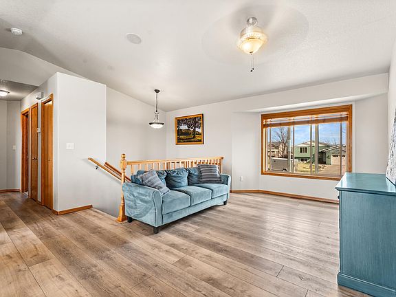 5th image of 3905 W 93rd St