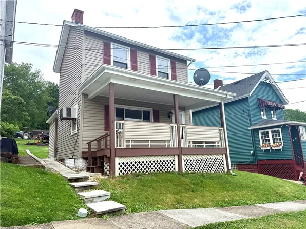 413 4th St, Smithton, PA 15479
