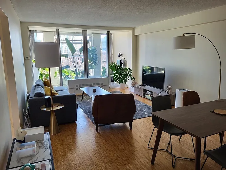 33 Pond Ave #915 — Photo 2