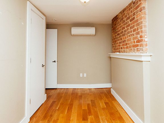 5th image of 298 Gates Ave #3S