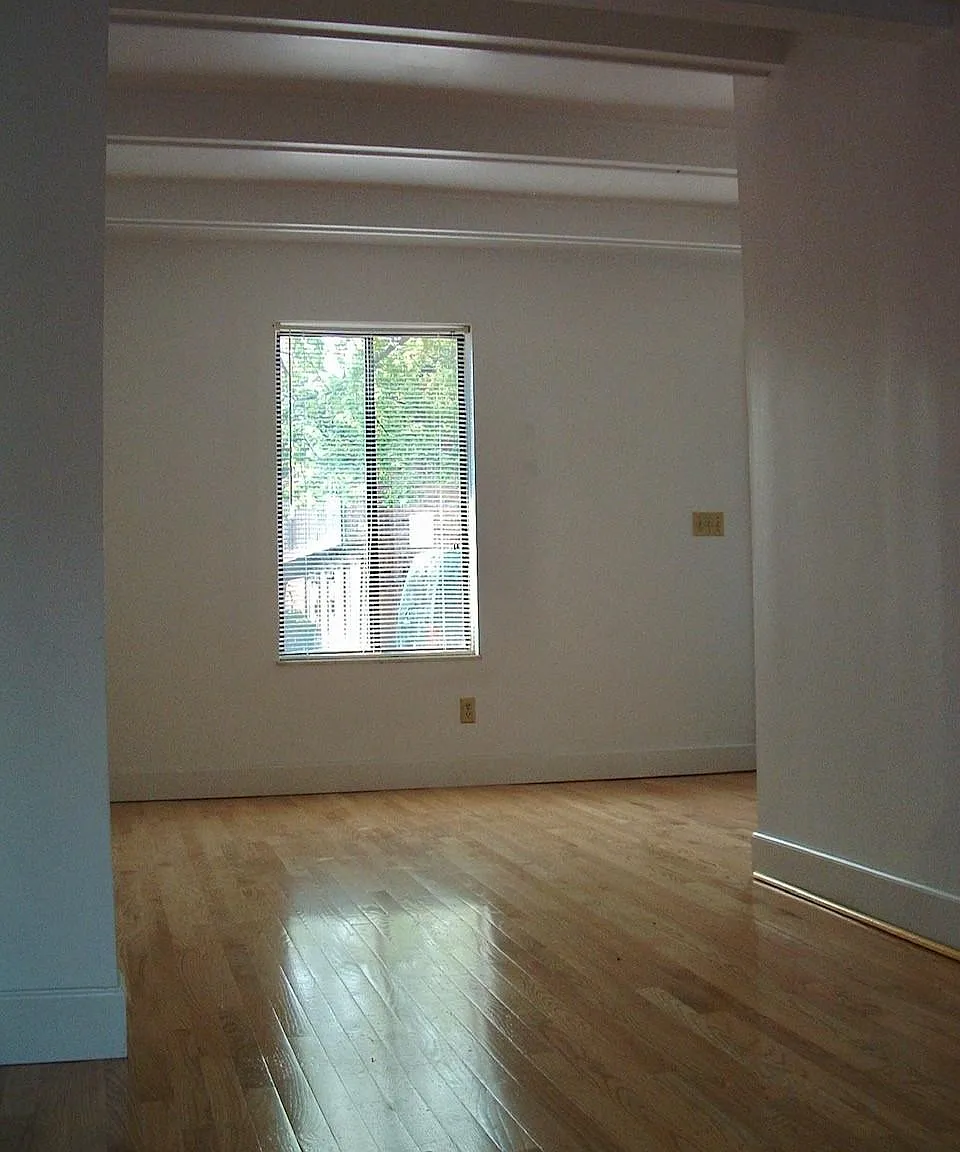 2 bed, 850 sqft, $1,400 — Photo 2