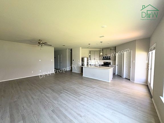 3rd image of 8978 Fair Oaks Dr