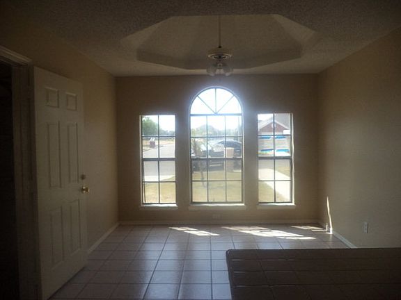 4th image of 2302 Beto Dr