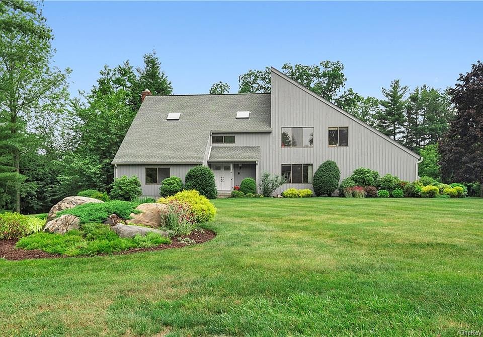 6 Woodcrest Drive, Armonk, NY 10504 Zillow