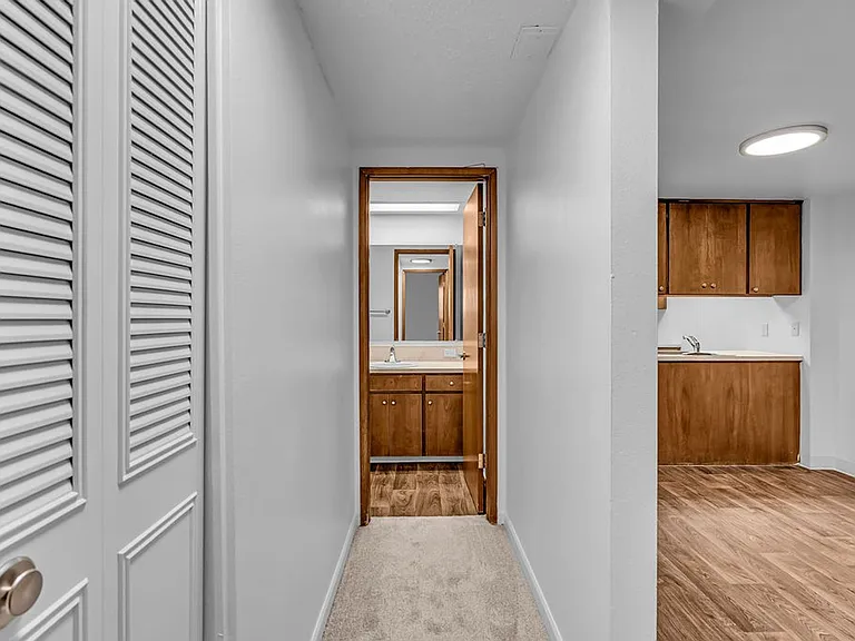 Kingcity Apartments — Photo 54