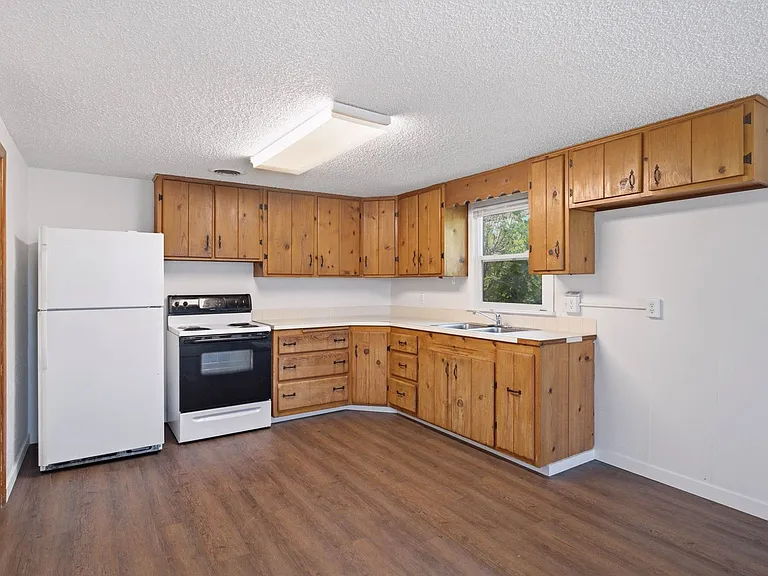 EN - 2510 / 2516 Chatham Hill Dr — Photo 2