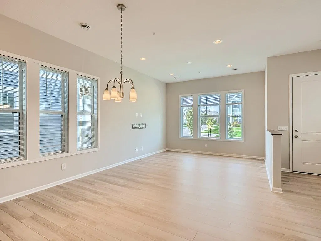3 bed, 2.5 bath, 1879 sqft, $2,795 — Photo 2