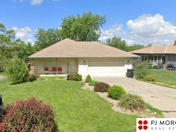 5612 S 50th St, Omaha, NE 68117