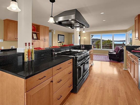 Chef's kitchen