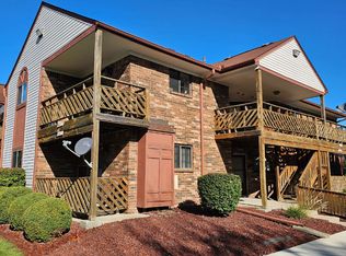 34915 Hamilton Dr #15, Fraser, MI 48026
