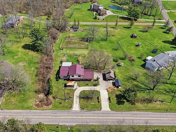 5th image of 809 S Lexington Springmill Rd