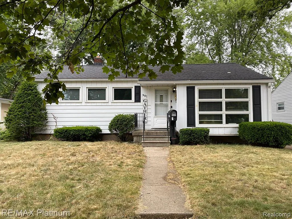 901 Buckingham Ave photo 1