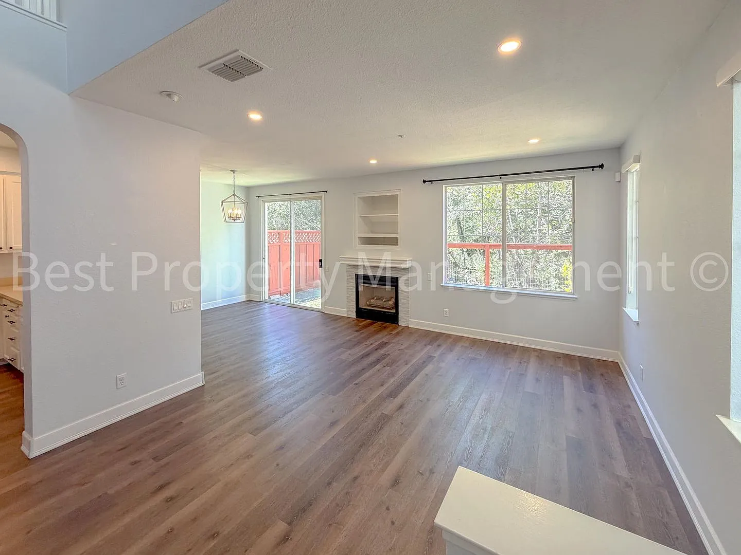 Beautiful 4-Bedroom Townhome In Castro Valley | Top-Rated School District — Photo 2