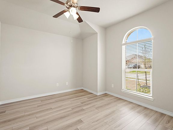 4th image of 1164 Kennesaw Dr