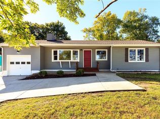 807 NE Barry Rd, Kansas City, MO 64155