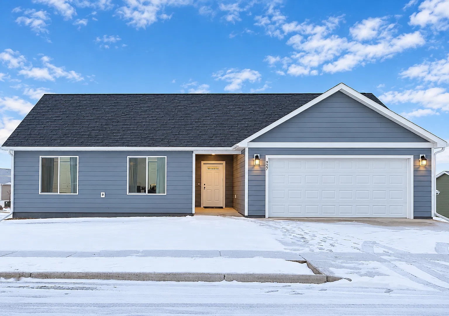 Spacious 4-Bedroom, 2-Bath Home with Open Floor Plan & Partial Furnishings — Photo 1