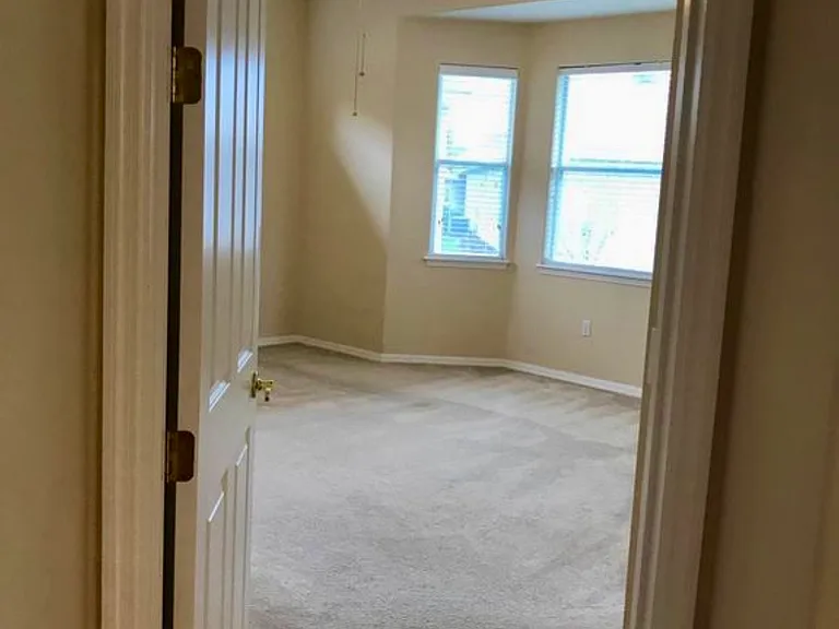 538 Newhall Ln — Photo 29