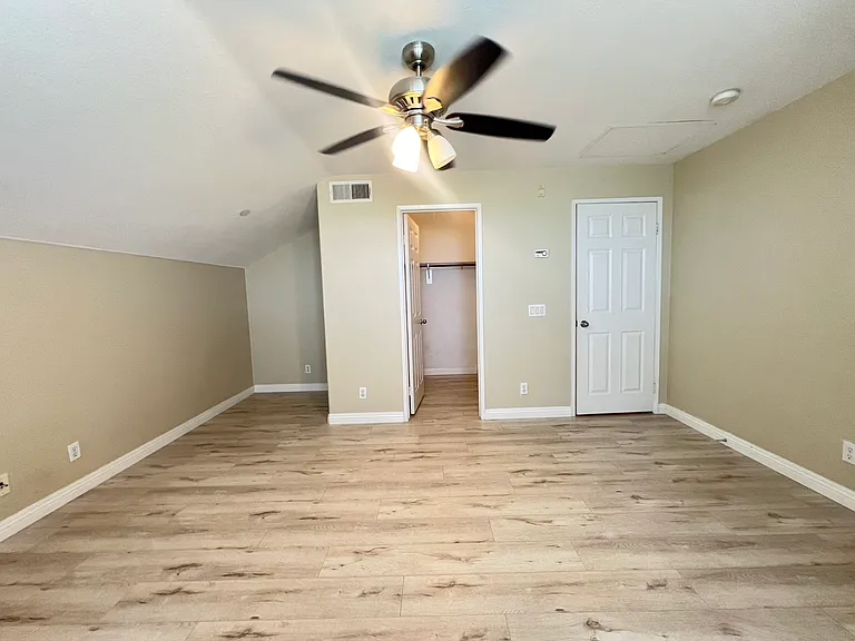 15907 Fountain Ln — Photo 26