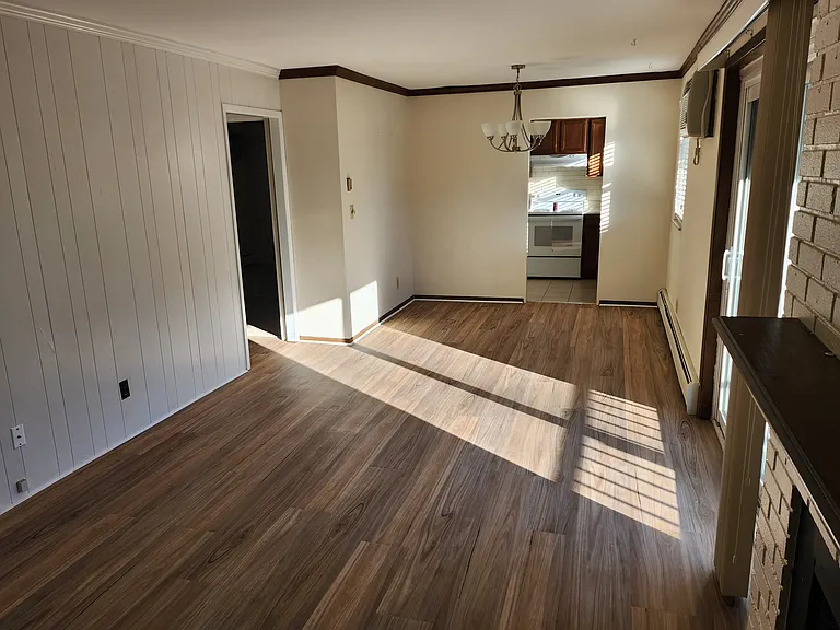 2055 Sutton Ave — Photo 1