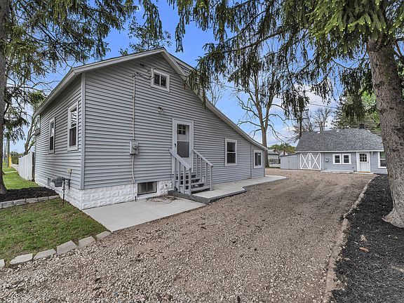 2nd image of 30280 Joy Rd