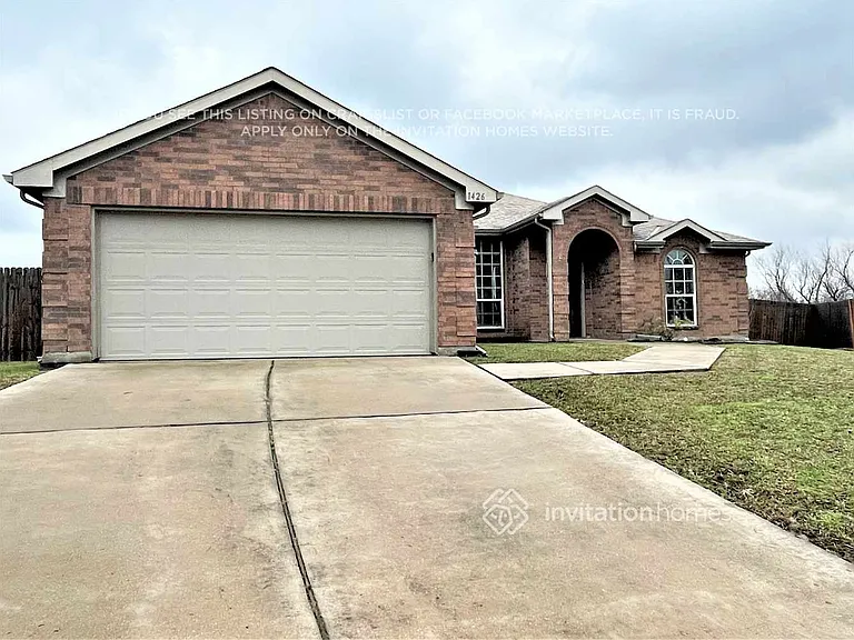 1426 Teal Way — Photo 2