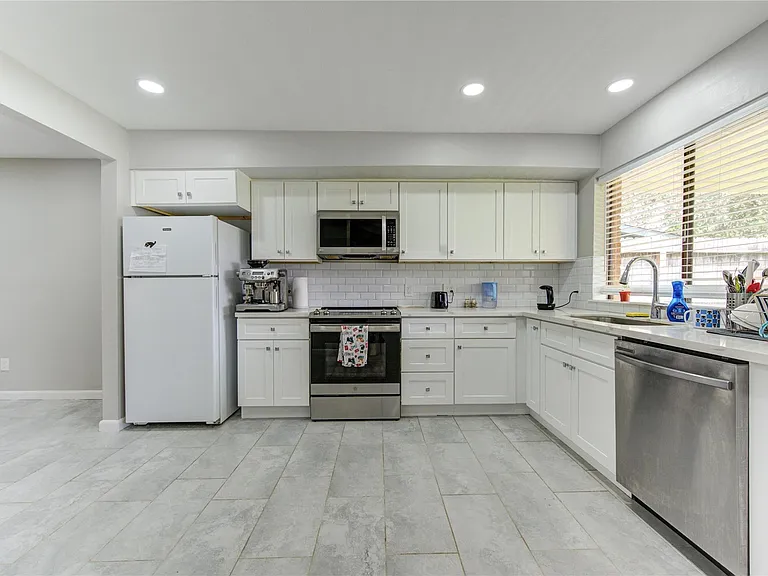 3046 Wagon Trail Dr — Photo 23