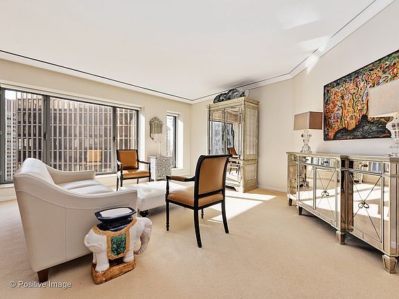 5th image of 950 N Michigan Ave APT 2901